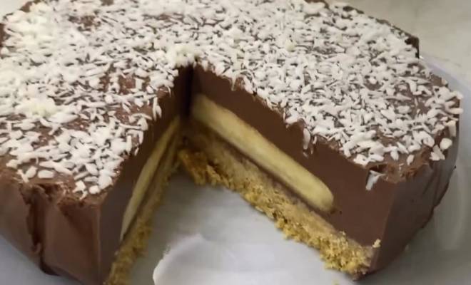 Видео Десерт без выпечки с желатином, сметаной, печеньем и молоком рецепт