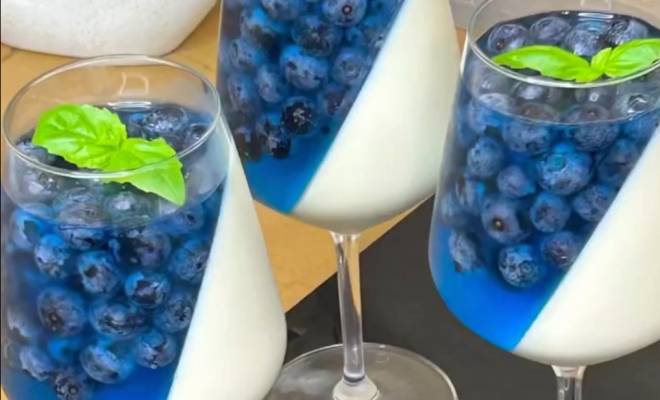 Видео Сливочный десерт с голубикой и желатином рецепт