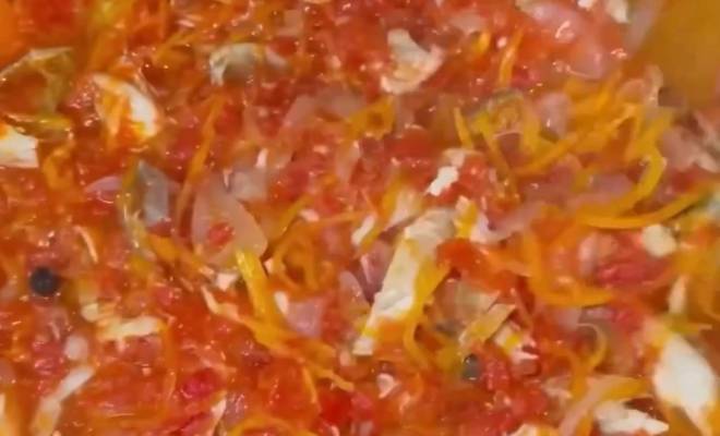Рыбные консервы на зиму Скумбрия в томатном соусе рецепт