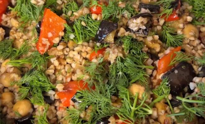 Видео Гречка с баклажанами, грибами и перцем рецепт