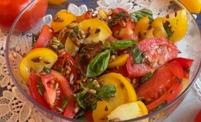 Видео Салат с базиликом и помидорами простой и быстрый рецепт