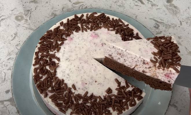 Шоколадный торт Страчателла со сливочным муссом рецепт