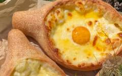 Аджарские хачапури лодочка с яйцом