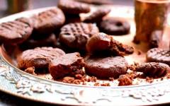 Шоколадное печенье с корицей и миндальной мукой (низкоуглеводное)