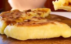 Сырные лепешки с сыром на сковороде