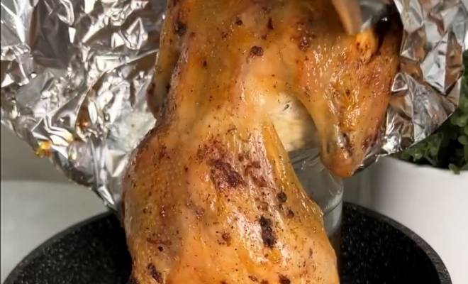 Домашняя хрустящая курица целиком на банке в духовке рецепт
