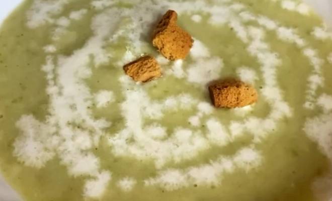 Крем-суп из кабачков, картошки, лука и чеснока на сливках рецепт