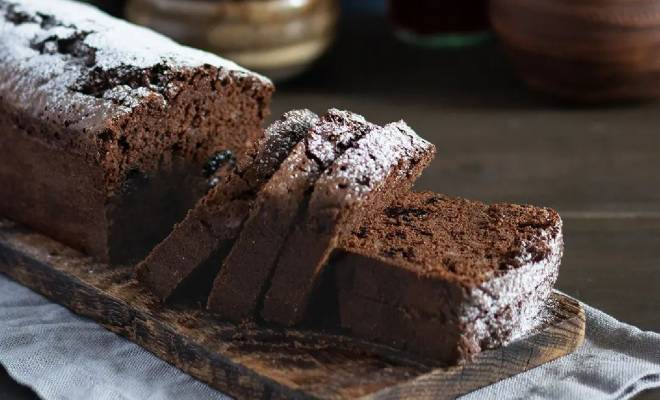 Шоколадный кекс с черносливом и орехами рецепт