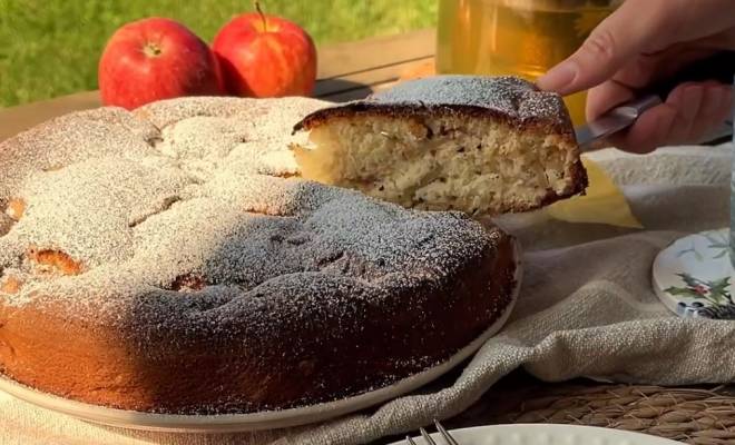 Пирог шарлотка с яблоками как в детстве рецепт