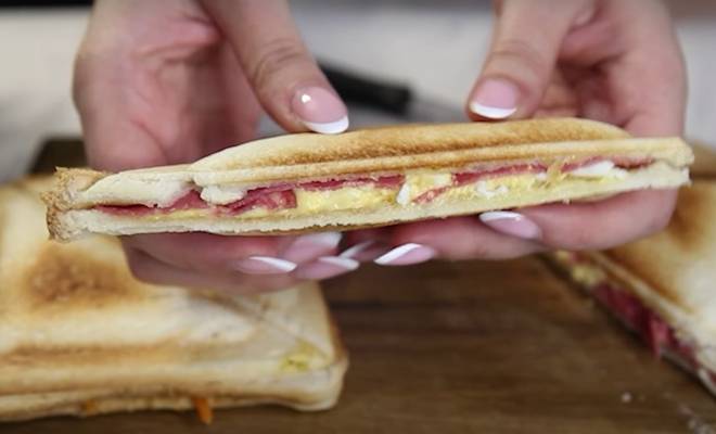 Бутерброд сэндвич с яйцом и сыром и колбасой рецепт