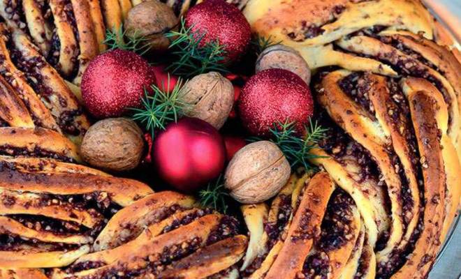 Пирог Венок с корицей и орехами рецепт