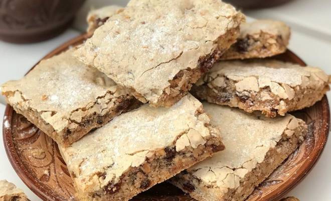 Печенье с орехами и изюмом с хрустящей корочкой, мягкое внутри рецепт