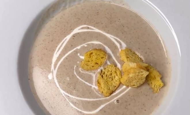 Крем-суп с шампиньонами от сети кофеен «Шоколадница»