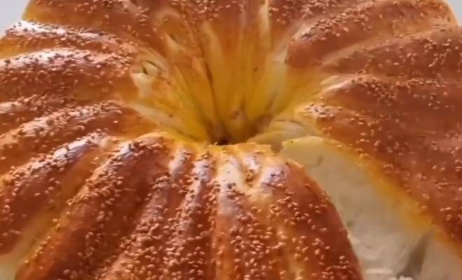 Видео Дрожжевой пирог с сыром рецепт