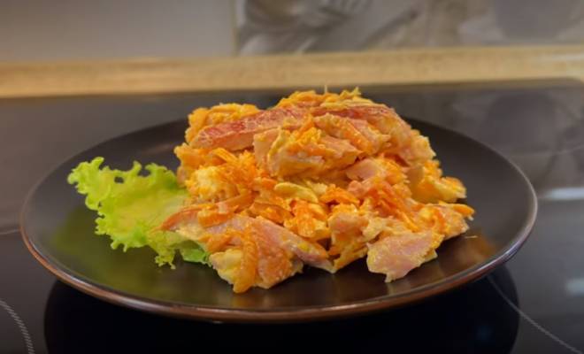 Салат с курицей с плавленым сыром, морковью и майонезом рецепт