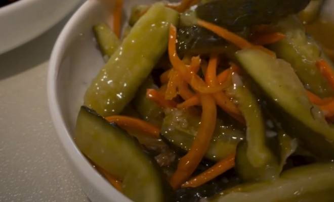 Видео Огурцы с морковью по корейски на зиму рецепт