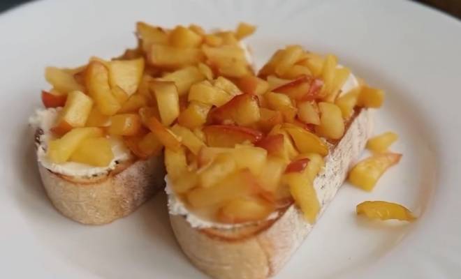 Видео Бутерброды Тосты с яблоками и творожным сыром рецепт