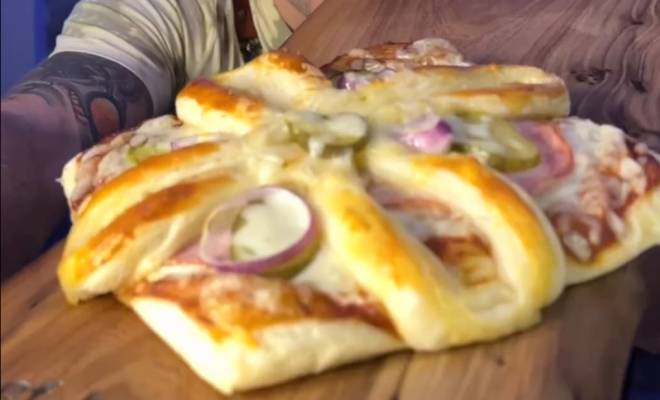 Видео Быстрая Пицца на слоеном тесте рецепт
