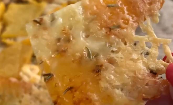 Видео Чипсы из тыквы с сыром в духовке рецепт