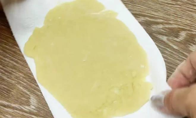 Видео Как сделать медовую лепешку от кашля для детей рецепт