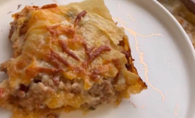 Видео Лазанья с фаршем, лавашом и сыром рецепт