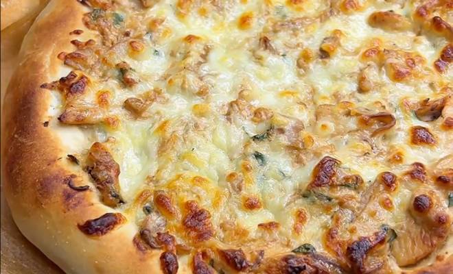 Пицца жульен с курицей и грибами рецепт