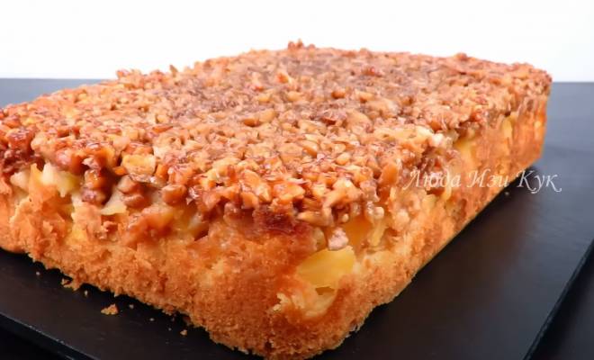 Видео Яблочно-карамельный пирог с грецкими орехами рецепт