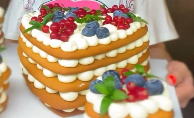 Видео Медовый торт коржами сердце для девочки рецепт