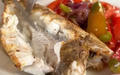 Рыба Судак с гарниром из овощей в духовке