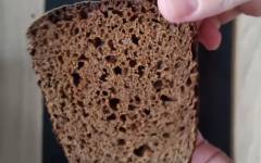 Черный солодовый хлеб на остатках закваски