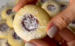Домашнее песочное печенье на сливочном масле с вареньем