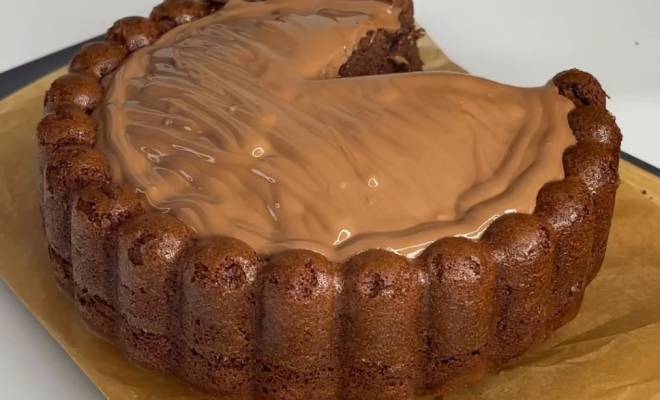 Видео Шоколадный пирог с глазурью рецепт