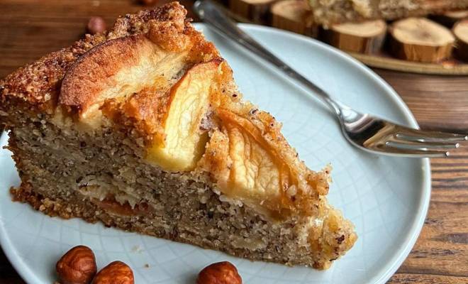 Яблочный пирог с лесными орехами, корицей и ромом рецепт