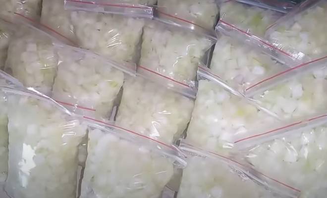 Видео Замороженный репчатый лук на зиму в морозилке рецепт