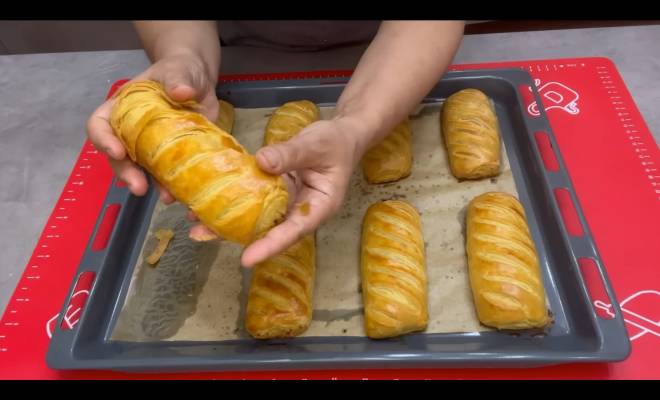 Видео Пирожки с курицей, картошкой и луком рецепт