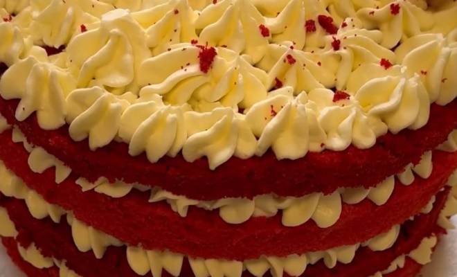 Торт Красный бархат с клубничным конфи рецепт