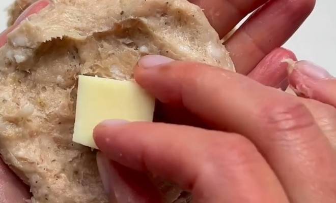 Котлеты с сыром внутри в духовке