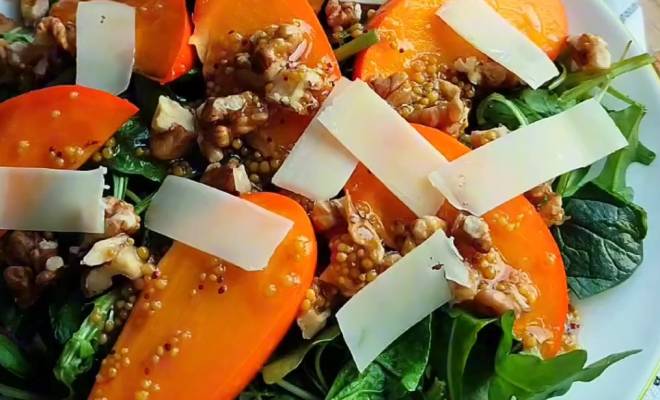 Салат с хурмой, рукколой и грецкими орехами рецепт