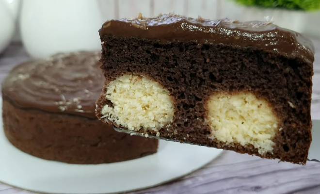 ПП Шоколадный пирог с творожно кокосовыми шариками рецепт