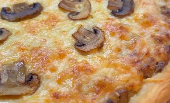 Грибная Пицца с сыром и сливками рецепт