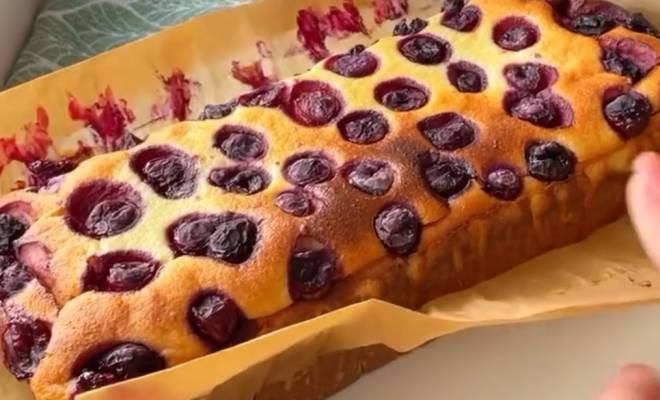 Видео Творожная запеканка с ягодами в духовке рецепт