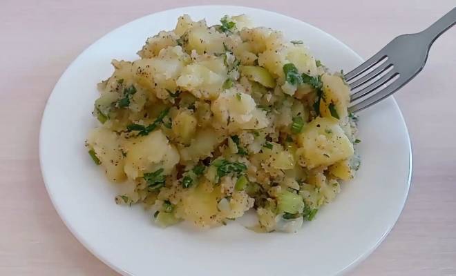 Видео Салат с картошкой, перцем и зеленью рецепт