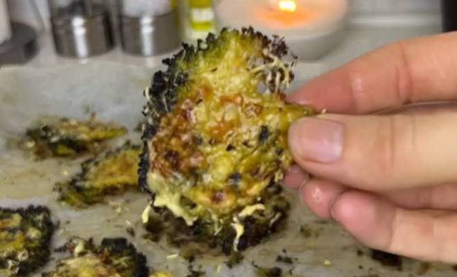 Видео Запеченная капуста брокколи в духовке с сыром рецепт