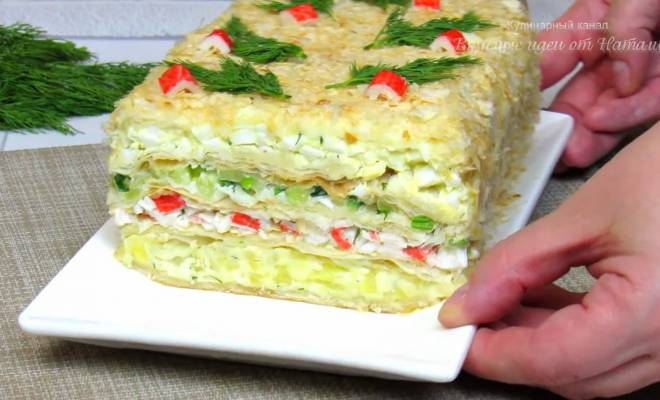 Видео Слоеный закусочный торт из готовых коржей Наполеон рецепт