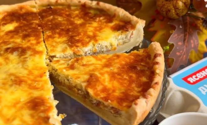 Луковый пирог с сыром и беконом рецепт