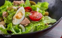 Салат из печени трески с яйцом классический