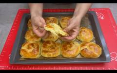 Пирожки с картошкой, сыром и луком в духовке