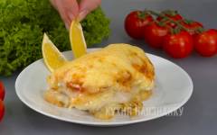 Рыба по-французски в духовке с сыром и помидорами