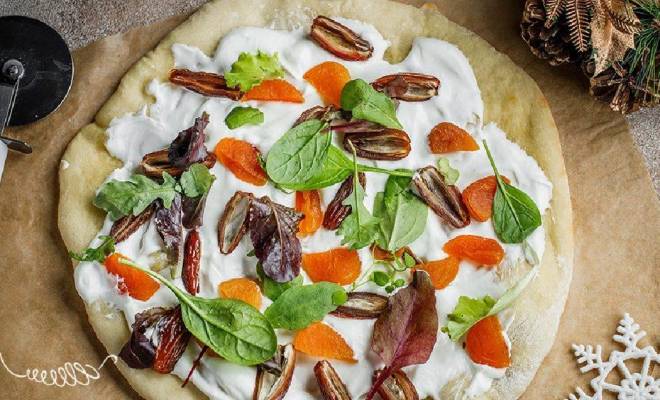 Cладкая пицца с финиками и курагой рецепт