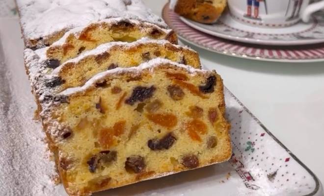 Видео Рождественский кекс с орехами и сухофруктами вымоченными в коньяке рецепт